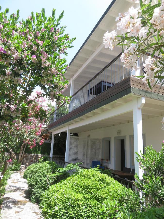 Arriba Pension&Restaurant Gumusluk Bagian luar foto