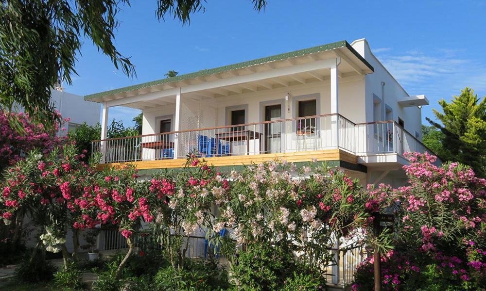 Arriba Pension&Restaurant Gumusluk Bagian luar foto